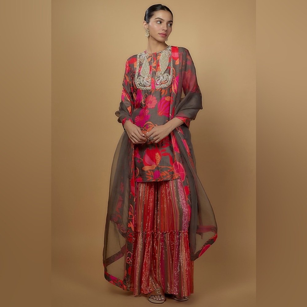 ARCHANA SHAH - Grandeur Seth - red and grey kurta set